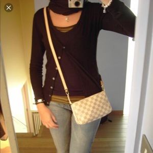 louis vuitton pochette accessoires long strap